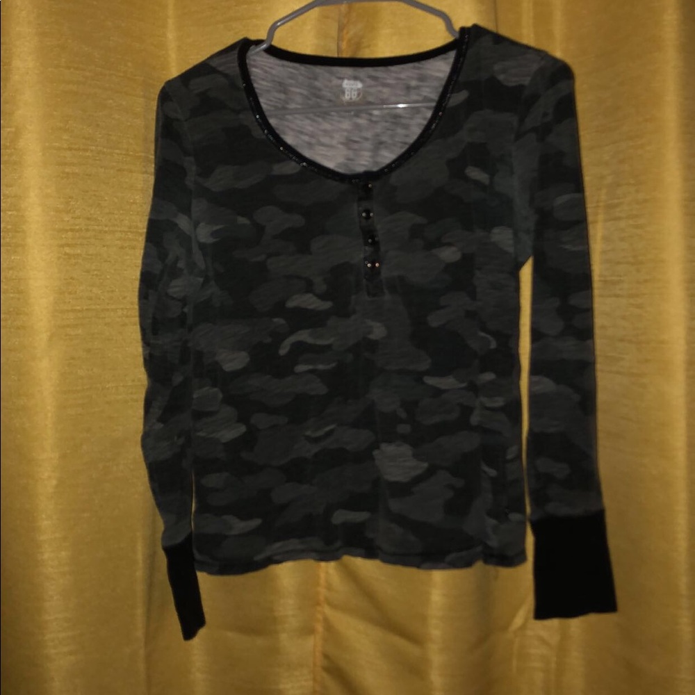 Long sleeve, button, camp, tee